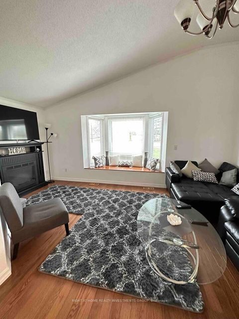 Photo 10 at 338 Little Avenue, Painswick North, Barrie