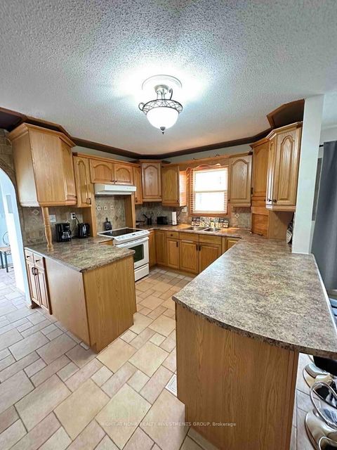 Photo 17 at 338 Little Avenue, Painswick North, Barrie