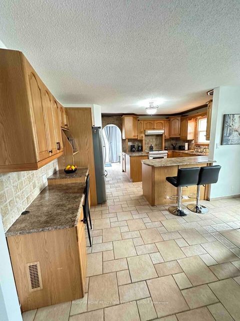 Photo 18 at 338 Little Avenue, Painswick North, Barrie