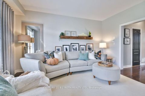 Photo 8 at 63 The Queensway, Shore, Barrie