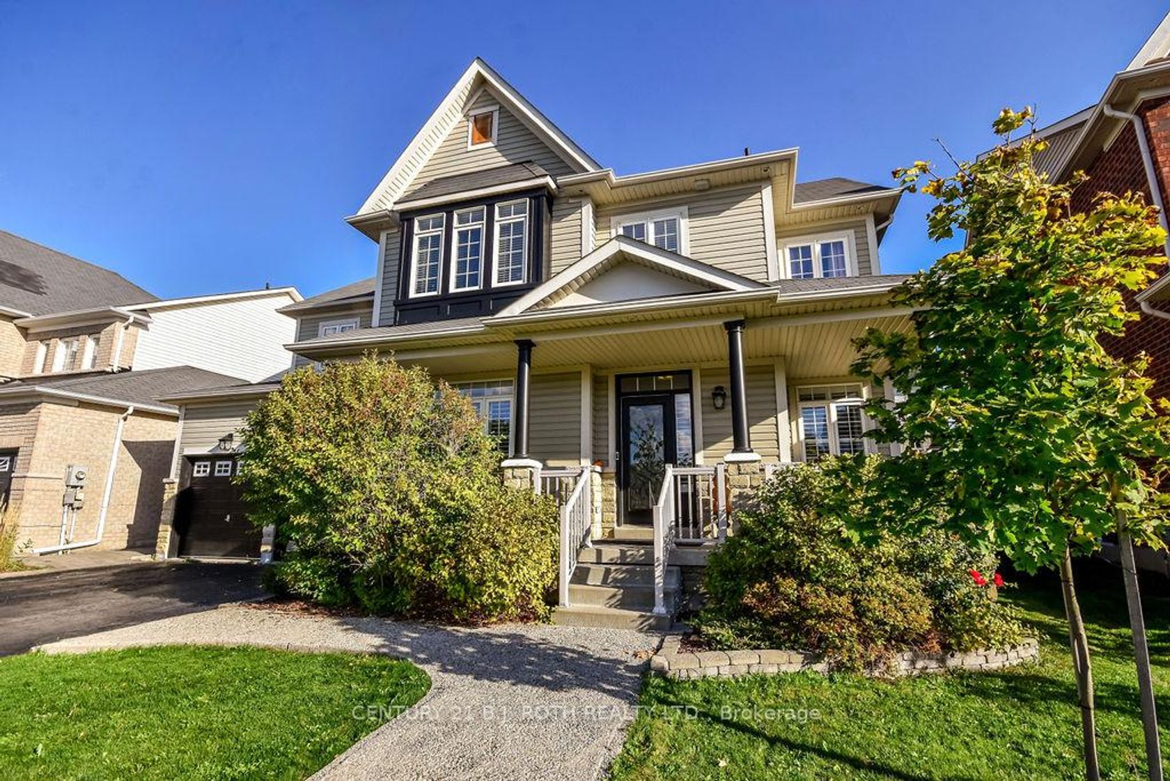 63 The Queensway, Shore, Barrie photo number 2