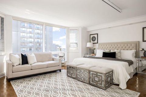 Photo 9 at 2103 - 1166 Bay Street, Bay Street Corridor, Toronto