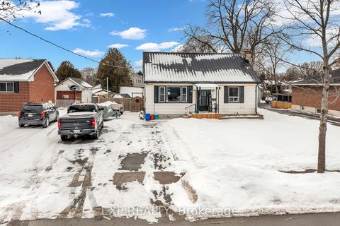 Photo 2 at 116 Duke Street, Bowmanville, Clarington