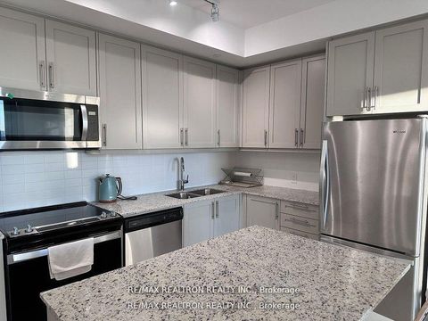 Photo 2 at 311W - 10 Gatineau Drive, Beverley Glen, Vaughan