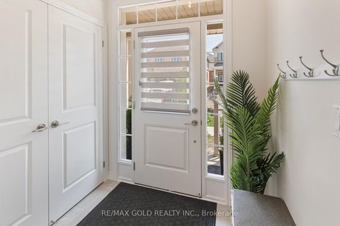 Photo 3 at 91 Phoenix Boulevard, Painswick South, Barrie