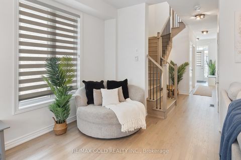 Photo 7 at 91 Phoenix Boulevard, Painswick South, Barrie