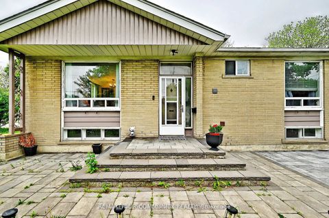 Photo 2 at 39 Penworth Road, Maryvale, Toronto