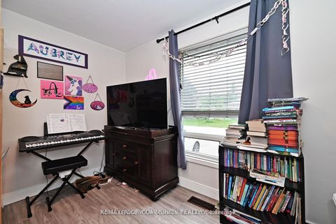 Photo 30 at 39 Penworth Road, Maryvale, Toronto