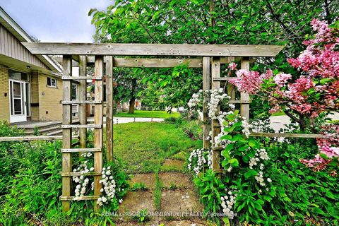 Photo 39 at 39 Penworth Road, Maryvale, Toronto