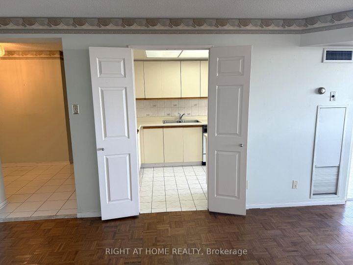 Photo 15 at 803 - 1111 Bough Beeches Boulevard, Rathwood, Mississauga