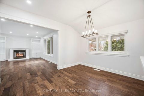 Photo 10 at 3 Deanefield Crescent, West Deane, Toronto