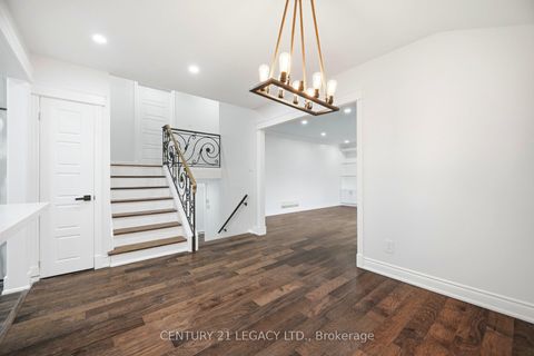 Photo 11 at 3 Deanefield Crescent, West Deane, Toronto