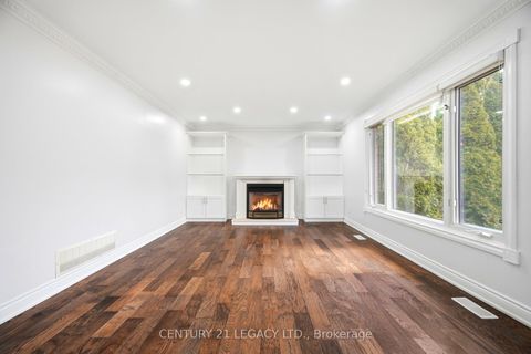 Photo 12 at 3 Deanefield Crescent, West Deane, Toronto