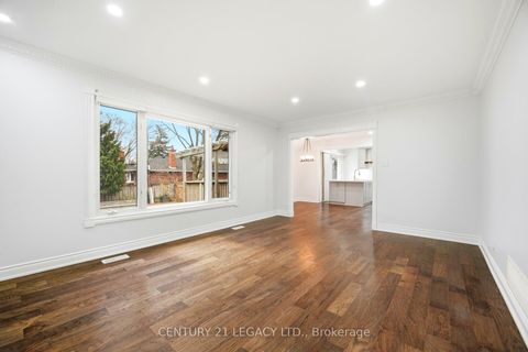 Photo 13 at 3 Deanefield Crescent, West Deane, Toronto