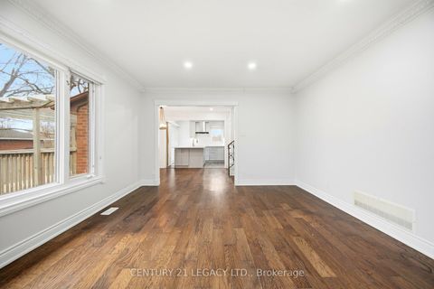 Photo 14 at 3 Deanefield Crescent, West Deane, Toronto