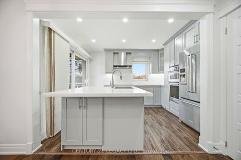 Photo 15 at 3 Deanefield Crescent, West Deane, Toronto