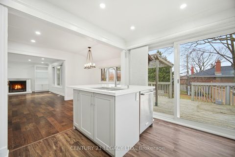 Photo 17 at 3 Deanefield Crescent, West Deane, Toronto