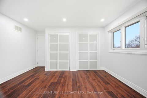 Photo 24 at 3 Deanefield Crescent, West Deane, Toronto