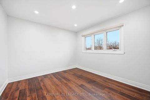 Photo 27 at 3 Deanefield Crescent, West Deane, Toronto