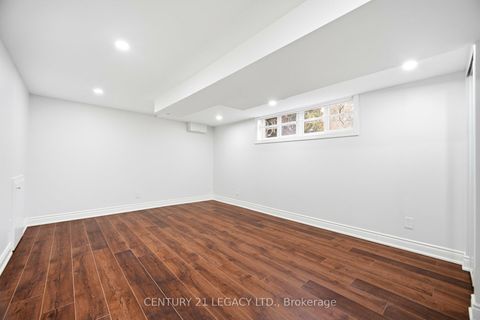 Photo 35 at 3 Deanefield Crescent, West Deane, Toronto