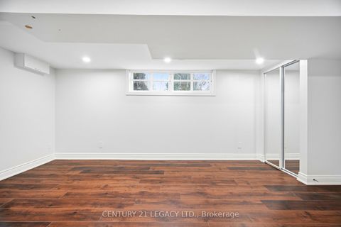 Photo 37 at 3 Deanefield Crescent, West Deane, Toronto