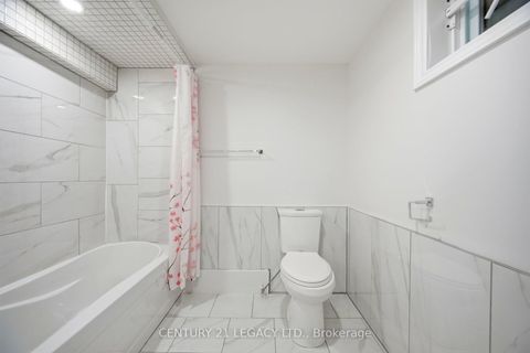 Photo 39 at 3 Deanefield Crescent, West Deane, Toronto