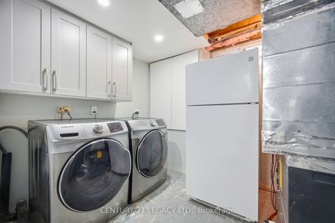 Photo 41 at 3 Deanefield Crescent, West Deane, Toronto