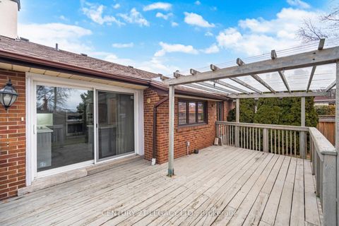 Photo 42 at 3 Deanefield Crescent, West Deane, Toronto