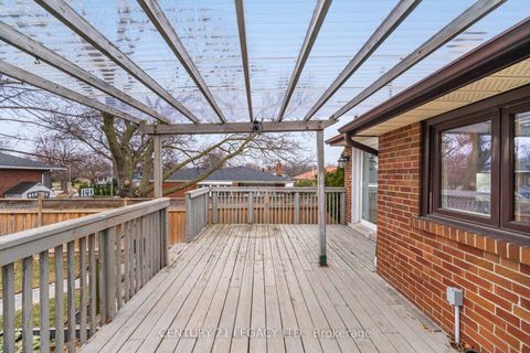 Photo 44 at 3 Deanefield Crescent, West Deane, Toronto