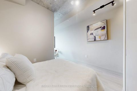 Photo 12 at 913 - 195 McCaul Street, Chinatown, Toronto