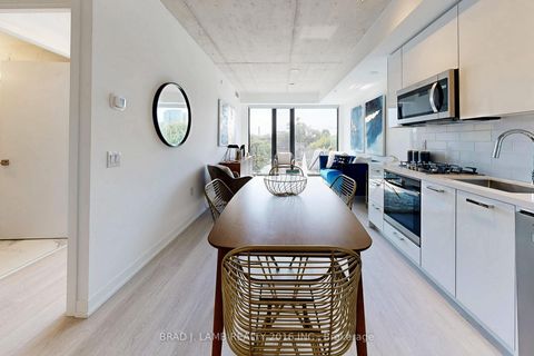 Photo 10 at 302 - 195 McCaul Street, Chinatown, Toronto