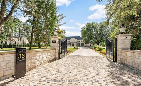 Photo 2 at 38 Park Lane Circle, York Mills, Toronto