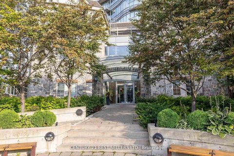 Photo 2 at 609 - 15 Windermere Avenue, Swansea, Toronto