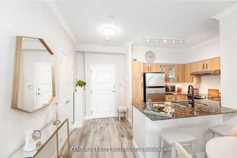 Photo 4 at 609 - 15 Windermere Avenue, Swansea, Toronto