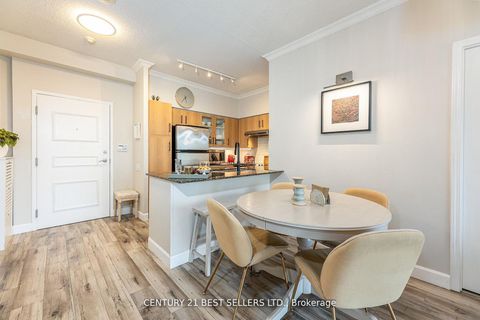 Photo 6 at 609 - 15 Windermere Avenue, Swansea, Toronto