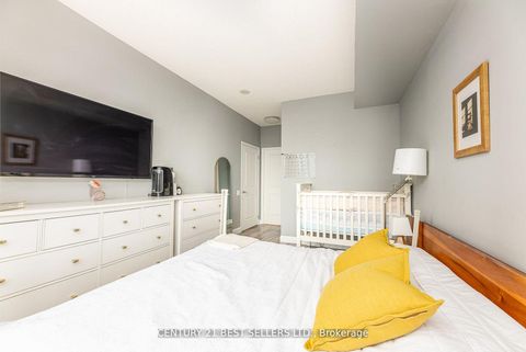 Photo 16 at 609 - 15 Windermere Avenue, Swansea, Toronto