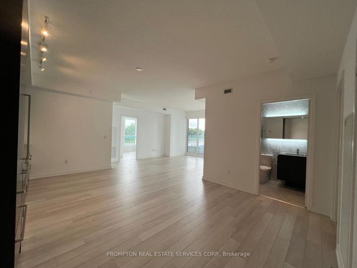 Photo 2 at 511 - 115 Mcmahon Drive, Bayview Village, Toronto