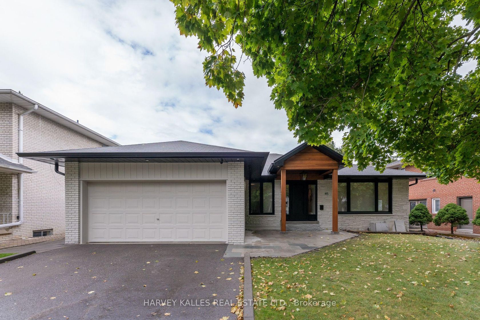 45 Pettit Drive, Richview, Toronto photo number 2