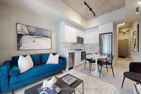 Photo 3 at 315 - 195 McCaul Street, Chinatown, Toronto