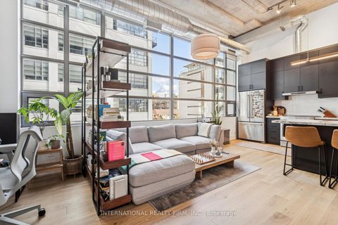 Photo 6 at 303 - 637 Lake Shore Boulevard W, Niagara, Toronto