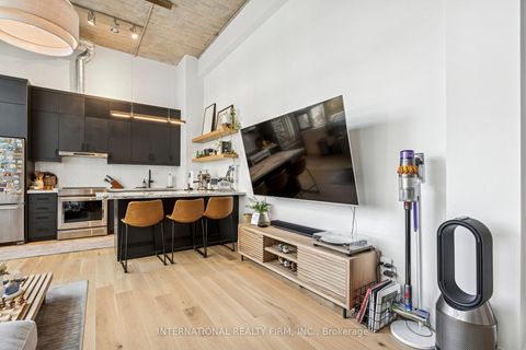 Photo 11 at 303 - 637 Lake Shore Boulevard W, Niagara, Toronto