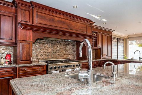 Photo 13 at 5 Eleventh Street, New Toronto, Toronto