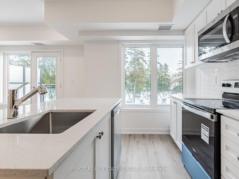 Photo 8 at 3302 - 60 Elizabeth Street S, Mill Pond, Richmond Hill