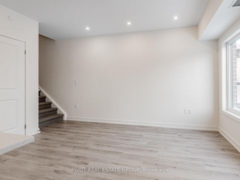 Photo 11 at 3302 - 60 Elizabeth Street S, Mill Pond, Richmond Hill