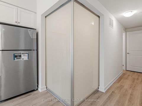 Photo 15 at 3302 - 60 Elizabeth Street S, Mill Pond, Richmond Hill