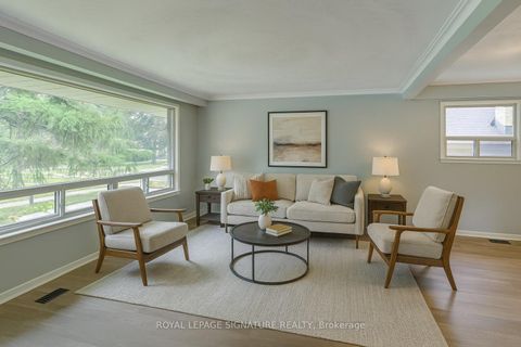 Photo 5 at 4 Stillbrook Court, West Hill, Toronto