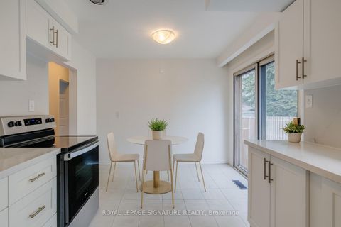 Photo 11 at 4 Stillbrook Court, West Hill, Toronto