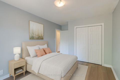 Photo 14 at 4 Stillbrook Court, West Hill, Toronto