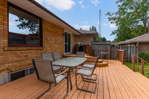 Photo 24 at 4 Stillbrook Court, West Hill, Toronto