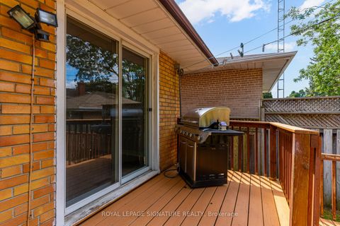 Photo 25 at 4 Stillbrook Court, West Hill, Toronto